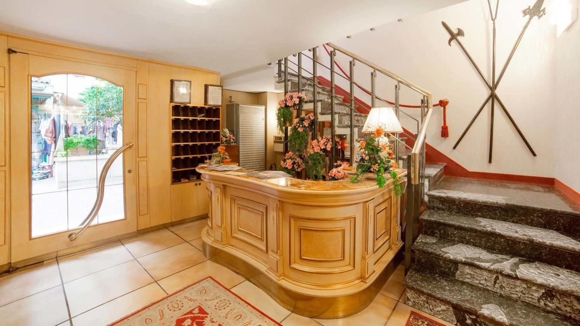 Hotel Le Palme 利莫内-苏尔加达 外观 照片